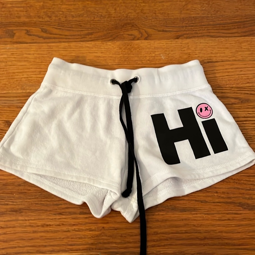 Love Junkie Girl’s White Shorts Size Medium